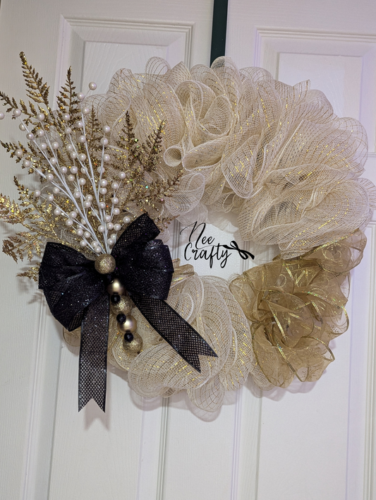 Holiday Off-white, black and gold wreath